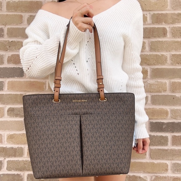 Michael Kors Bedford Medium Pocket Shoulder Tote Brown MK Signature Acorn - Picture 2 of 5